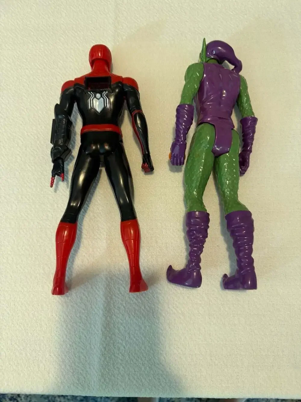Hasbro Marvel Series Spider-Man and Green Goblin 12-Inch Action Figure Bundle